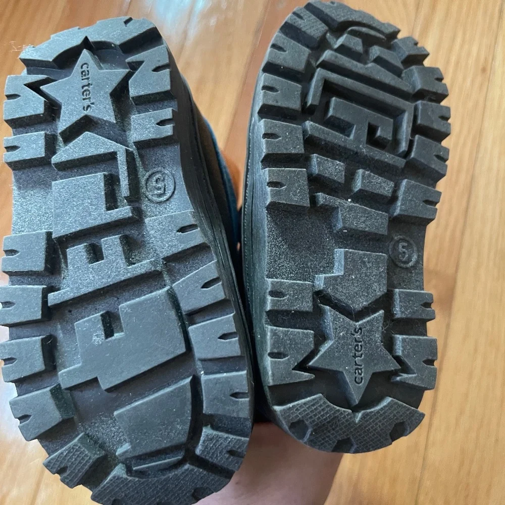 Carter’s Duck Boots – Size 5 – Like New